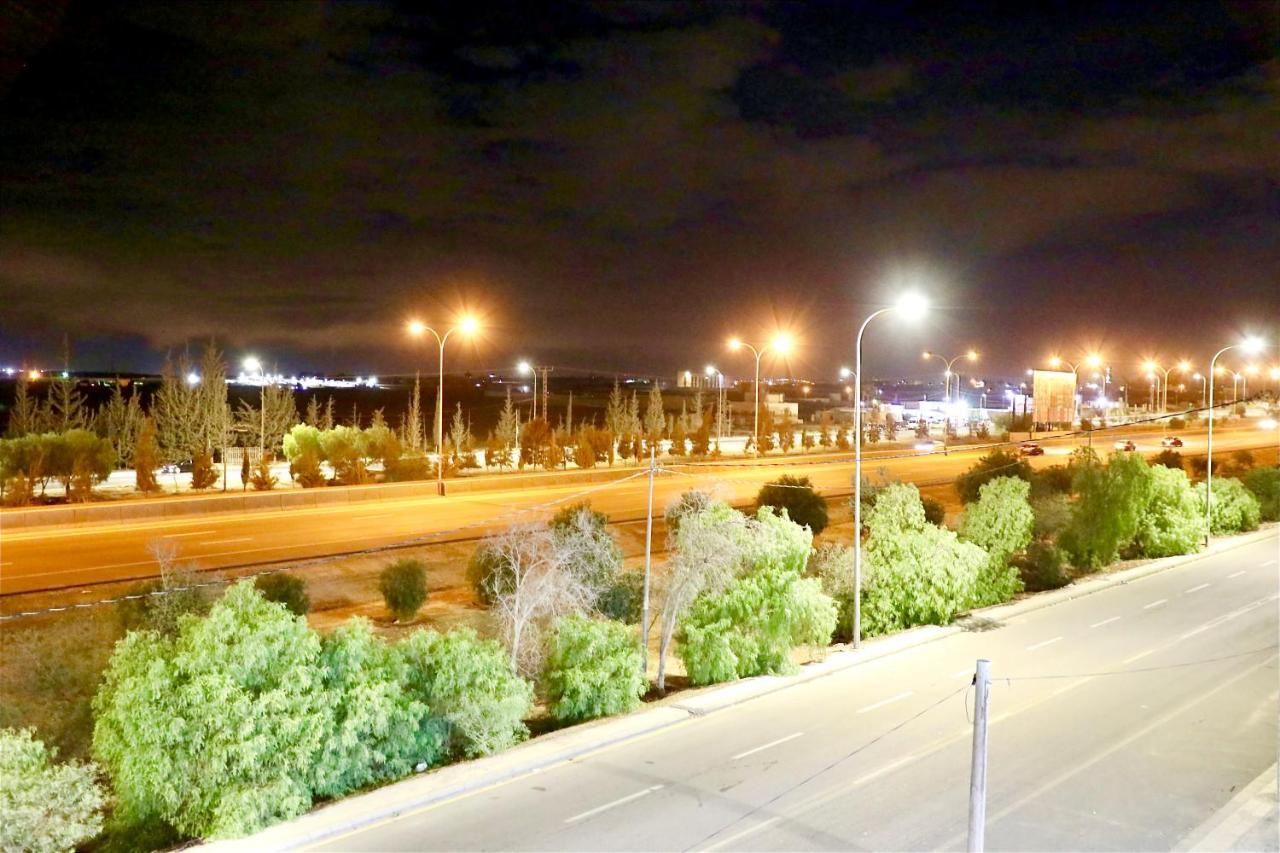 Faraseen Apartments Al Qastal Extérieur photo